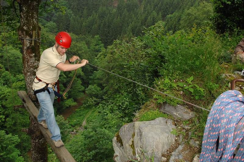 participant crossing a beam for the Reinhardstein