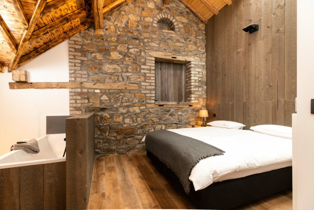 Tero Lodge Ster kamer met dubbel bed en badkamer