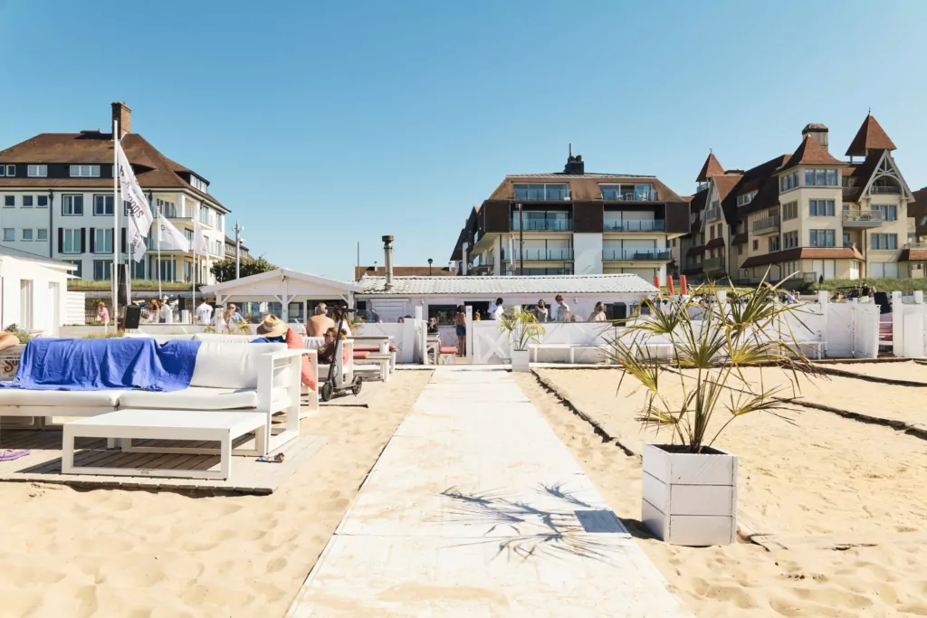 terrace-riverwoods-beachclub-knokke4-scaled-1024x683