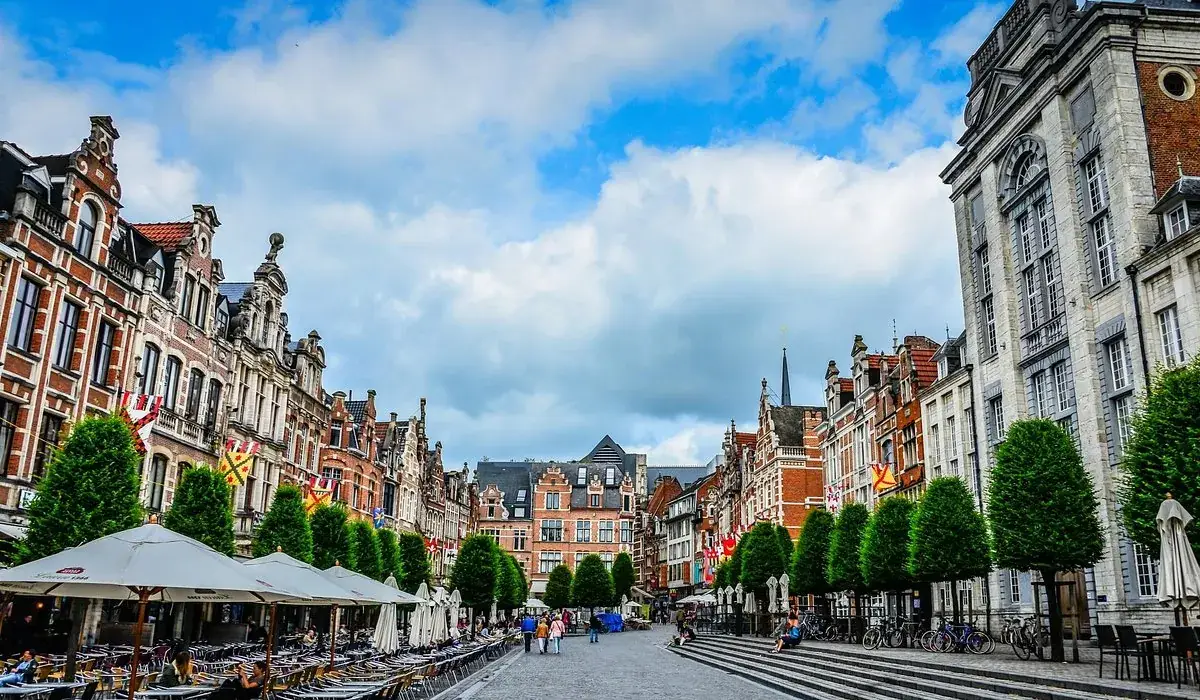 L'Oude Markt à Louvain, point de départ d'un jeu de ville pour équipes
