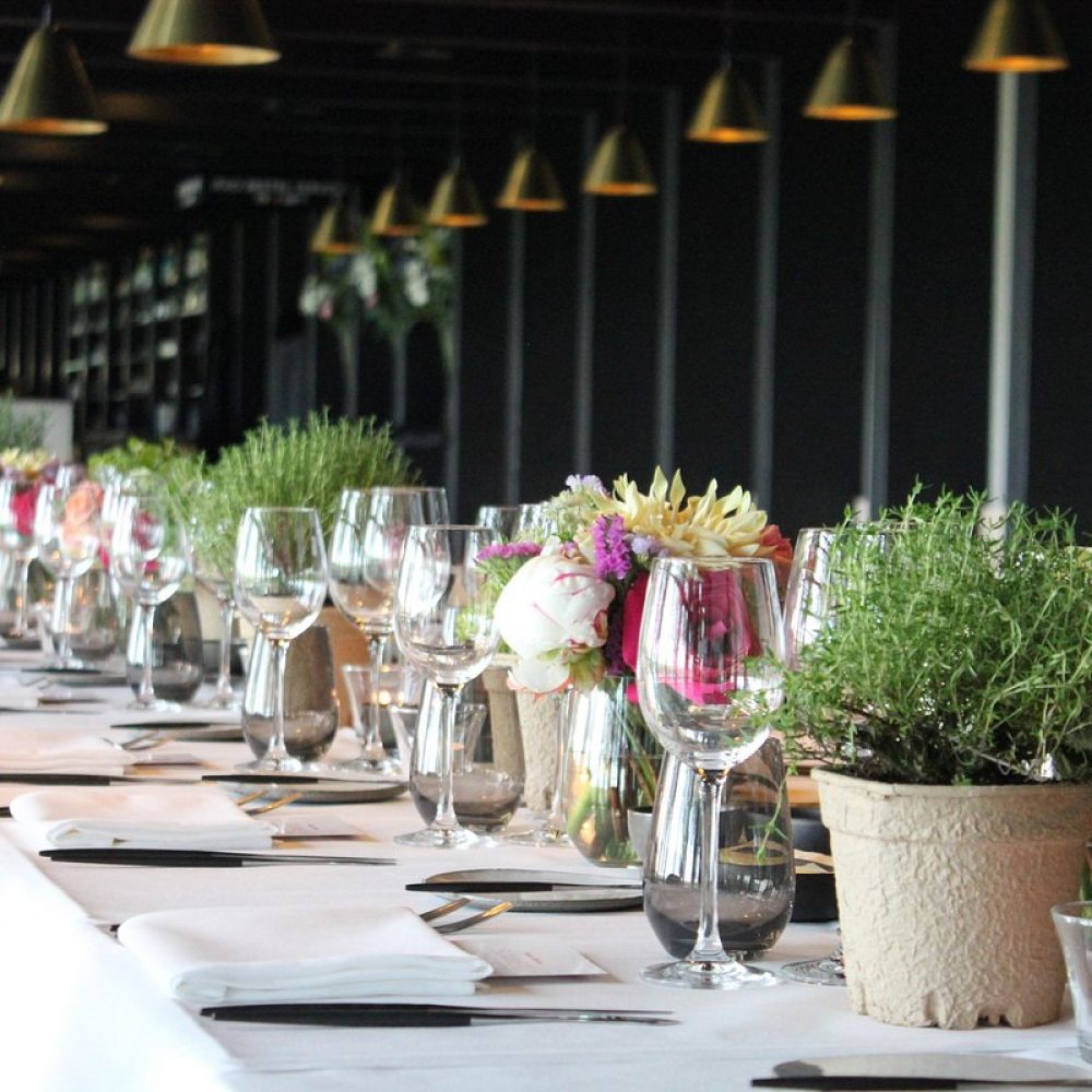 TABLE BLANCHE