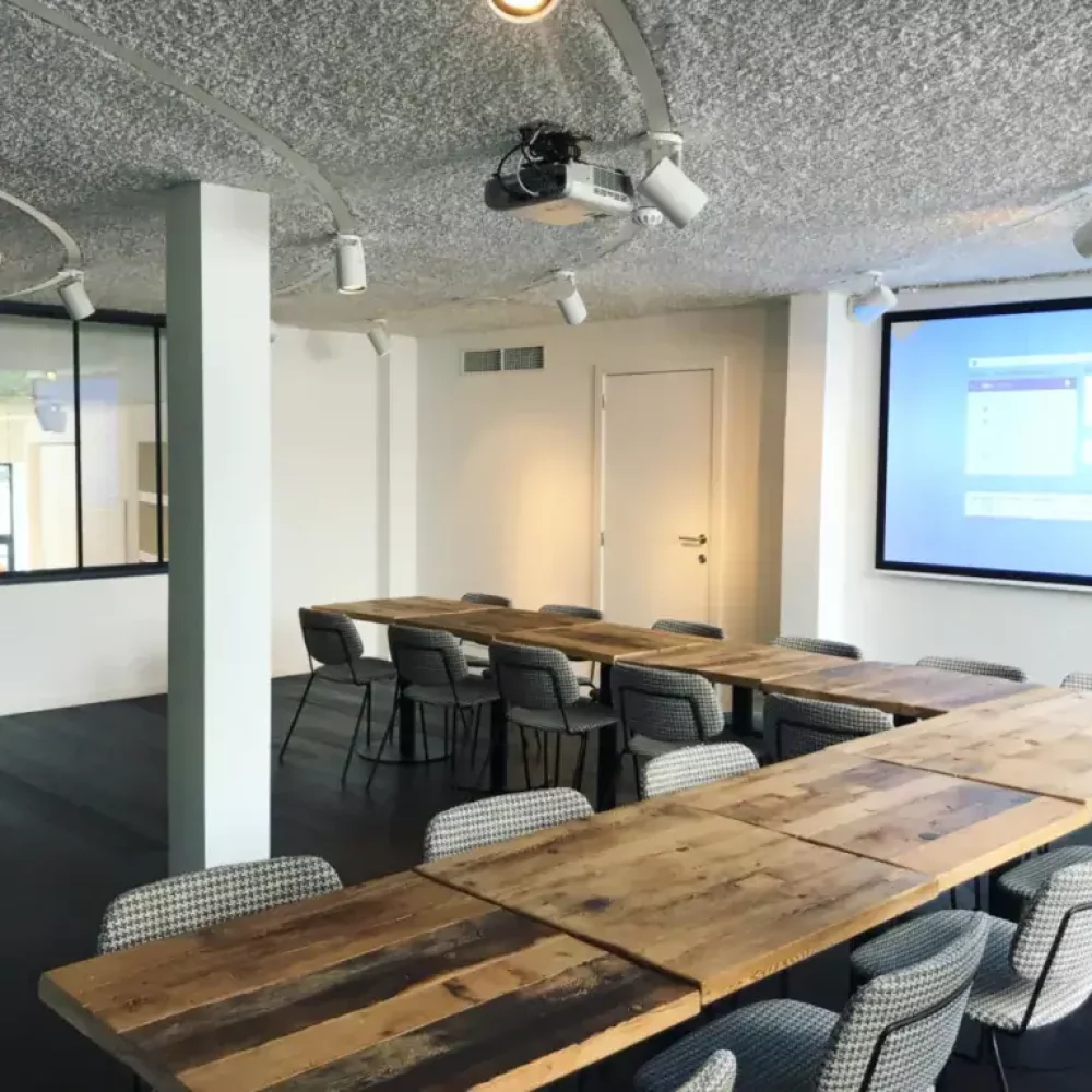 seminar-room-Tero-saint-gilles-e1660047210239-1024x767